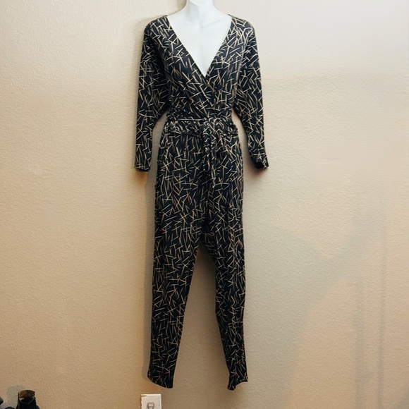 Veronica M Black gold Geometric Jumpsuit Sz L Fall Stylish - Picture 1 of 8
